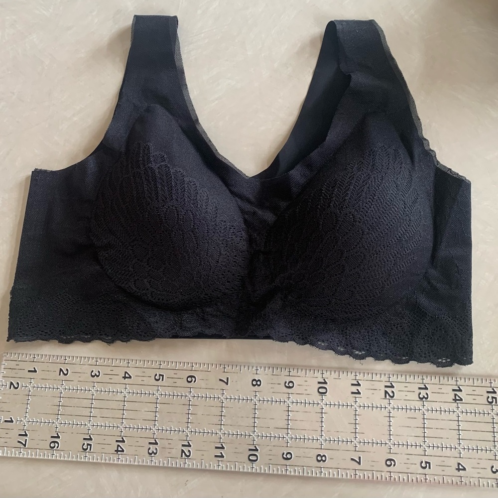 Women's padded Bralette. Black with lace. Sports bra type